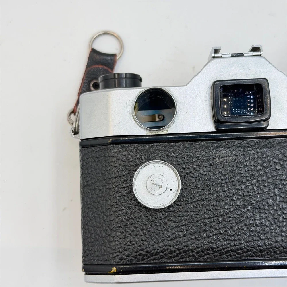 Yashica TL-Electro 35mm SLR Film Camera Body Silver Black M42 Mount 60513353